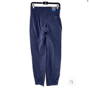 Columbia | NWT navy active fit jogger | Sz small